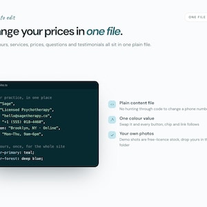 Pu&ograve; includere: Un grafico digitale che mostra il testo One file to edit e Change your prices in one file. Include una finestra scura dell'editor di codice con i dettagli di configurazione del sito e un elenco di tre funzioni: Plain content file, One colour value e Your own photos.