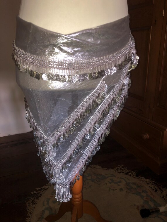 Deep triangular coin belt, silver with silver bea… - image 1