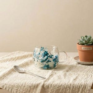 Dubbelväggig glasmugg med torkade blommor, värmebeständig 300 ml elegant presentmugg bild 3