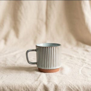 Modern Vintage Striped Ceramic Coffee Mug Ribbed Tea Cup 300ml Minimalist Breakfast Drinkware Gift