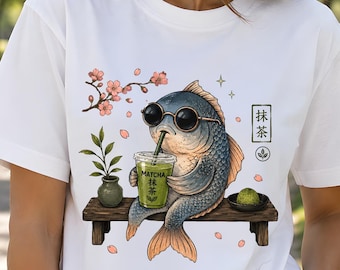 Matcha PNG-sublimering, rolig Koi-fisk-tröjadesign, Matcha-älskare DTF-nedladdning, japansk körsbärsblomma-clipart, söt Matcha Latte-present PNG
