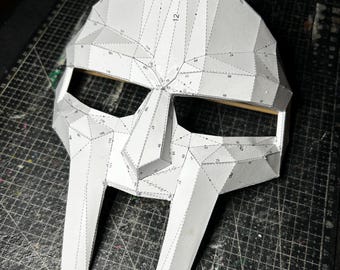 Maschera personalizzata MF Doom in tecnica mista