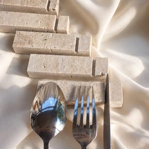 Besteckablage aus Travertin mit Messerhalter, Essstäbchenablage aus Naturstein, Hashioki, Marmor-Tischdekoration für Hochzeiten