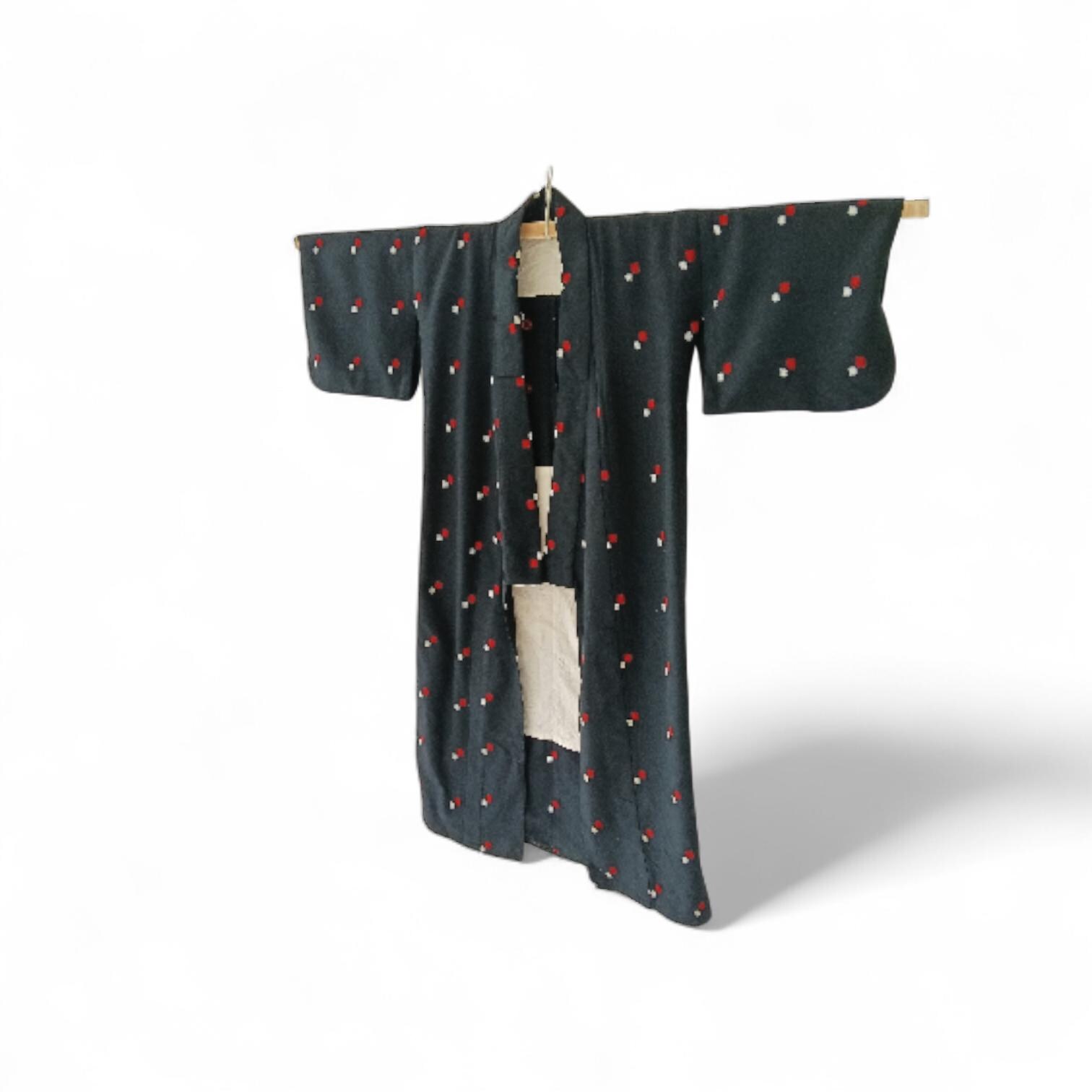 Vintage Japanese Yukata Robe - Red & White Floral Print, Cotton Kimono, Boho Style