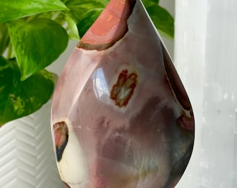 Llama de jaspe policromado // Cristal colorido rosa púrpura rojo azul piedra pulida roca mineral natural energía de conexión a tierra meditación coleccionable