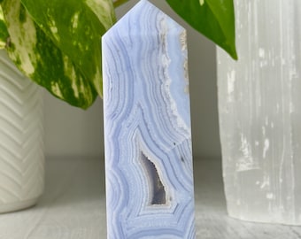 Torre de ágata de encaje azul // Portal drusa Bandas de encaje Punta de cristal pulida Piedra natural Calma la ansiedad Chakra de la garganta Meditación Mineral