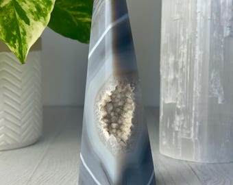 Obelisco de ágata drusa // Torre de cristal pulido con bandas azules, punta de piedra natural, roca mineral, geoda, decoración de sanación espiritual, coleccionable