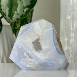 Blue Lace Agate Druzy Freeform // Polished Crystal Portal Geode Natural Palm Stone Calming Stress Anxiety Throat Chakra Mineral Rock