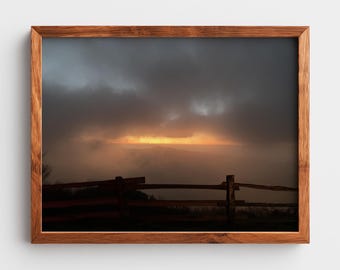 Wydruk fotografii rustykalnego krajobrazu – Złoty horyzont, sztuka ścienna w stylu wiejskim (do pobrania w wersji cyfrowej)