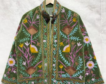 Groen fluwelen Suzani-geborduurd jack, gebloemde kantha-jas, boho-bovenkleding, cadeau voor haar