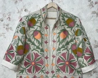 Jaqueta Suzani Kantha com Bordado Floral TNT, Jaqueta de Algodão, Jaqueta de Inverno, Jaqueta Curta Hippie, Presentes para Ela