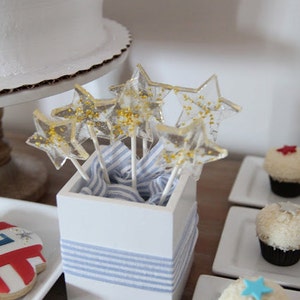 10 STAR WAND LOLLIPOPS with Gold or Silver Edible Stars