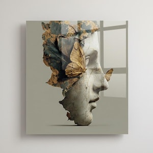 Arte de pared de vidrio templado con cara de mariposa dorada, impresión surrealista sobre vidrio, decoración minimalista de lujo, arte moderno y llamativo.
