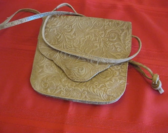 Metal Buckle Crossbody Bag Zipper Closure Suede Tan Silver Star Fringe Vintage Minnetonka Concert Gear Purse