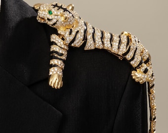 Rhinestone Tiger Brooch, Gold Crystal Animal Pin, Statement Tiger Corsage, Luxury Jacket Brooch, Sparkly Fashion Jewelry Gift