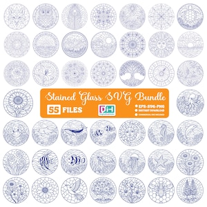 Può includere: Una collezione di 55 disegni circolari di vetrate blu, con vari temi naturali e animali. I disegni includono una volpe, un gufo, un girasole e una balena. Il testo sull'immagine recita "Stained Glass SVG Bundle" e "55 FILES".