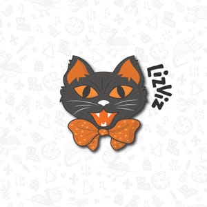 K&ouml;nnte beinhalten: Ein schwarzes Katzenmotiv mit orangefarbenen Ohren, Augen und einer Schleife mit wei&szlig;en Punkten. Die Katze hat einen weit ge&ouml;ffneten Mund. Der Text "LizViz" ist rechts neben der Katze in Schwarz geschrieben.