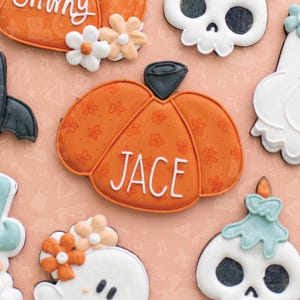 Simple Pumpkin Cookie cutter. Halloween Cookie Cutter. Groovy Halloween.