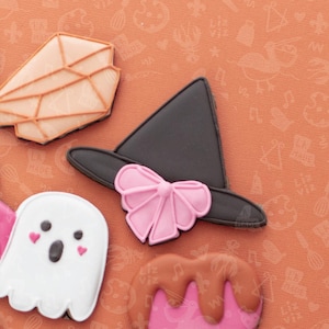 witch hat cookie cutter with or without bow