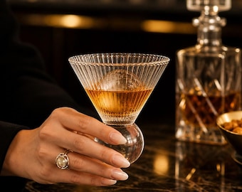 Set mit 2 gerippten Kristall-Cocktailgläsern, Martini-Gläsern auf Kugelbasis, elegante Barware im Vintage-Stil, Geschenk für Paare
