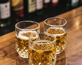 Set mit 6 Diamond Cut Kristall Schnapsgläser | Heavy Base Whisky Shooter Gläser | Bourbon Scotch Verkostungsgläser | Vintage Barware Geschenk