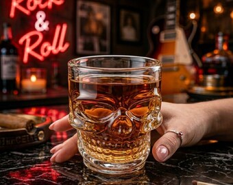 Crystal Skull Shot Glass – Gothic Whiskey Vodka Glass Cup, Luxury Clear Barware, Unique Skull Drinkware Gift for Men, Home Bar & Parties