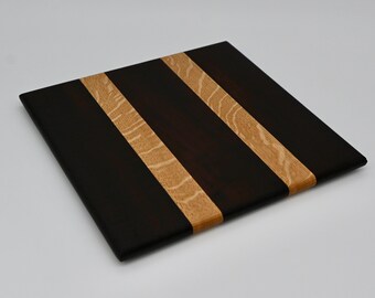 El "Medallón de Medianoche": Roble blanco aserrado en cuartos y arce torrefacto