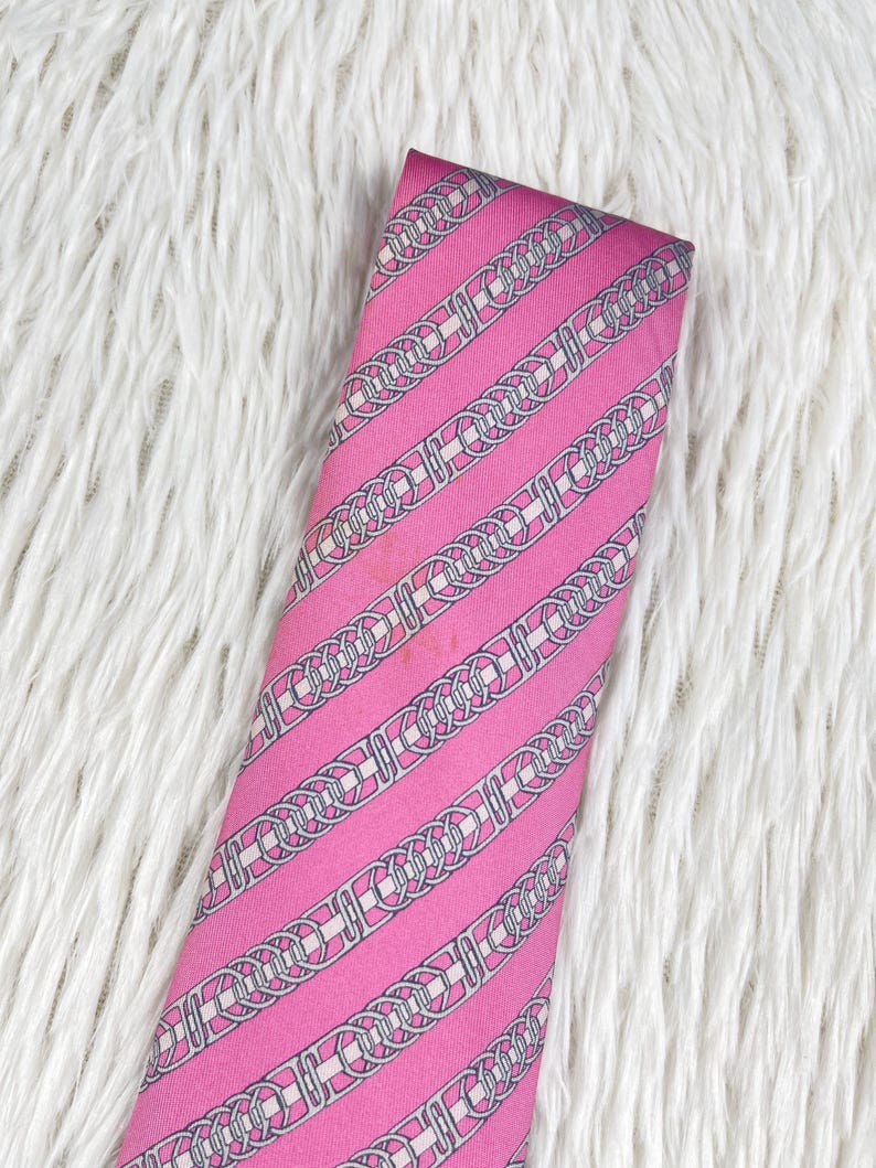 Vintage Authentic Hermes Paris Pink Silk Tie, Geometric Chain Link Print Men's Necktie, Made in France Luxury Business Silk Tie 5402 OA image 7