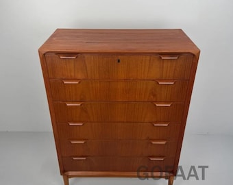 Cómoda de madera hecha a mano estilo danés de 7 cajones, estilo mediados de siglo, cómoda alta moderna de madera.