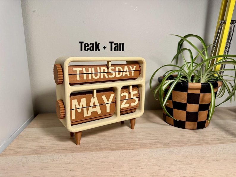 Calendario perpetuo da scrivania stampato in 3D – Decorazione per ufficio con colori personalizzati Teak + Tan