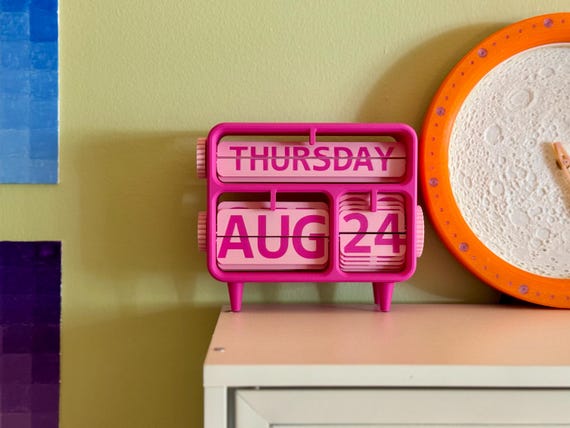 3D Printed Perpetual Desk Calendar – Custom Color Office Decor