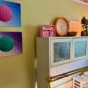 Calendario perpetuo da scrivania stampato in 3D – Decorazione per ufficio con colori personalizzati immagine 5