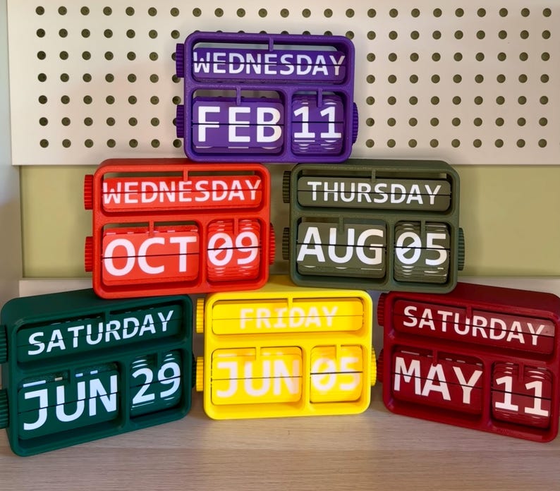 Calendario perpetuo da scrivania stampato in 3D – Decorazione per ufficio con colori personalizzati immagine 8