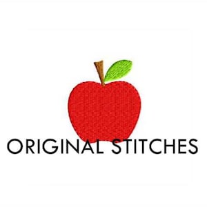 Puede incluir: Manzana roja con una hoja verde y un tallo marrón. La manzana es un diseño simple y de dibujos animados. El texto "ORIGINAL STITCHES" está debajo de la manzana.