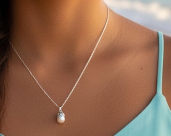 Sterling Silver Flower Fresh Water Pearl Pendant Necklace
