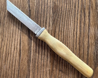 Tanto forjado a mano