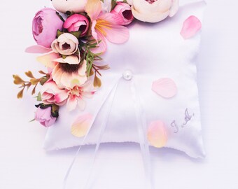 Personalized Wedding Ring bearer pillow, White Wedding ring pillow, Blush Ring pillow with flowers, Ring holder, Wedding decor