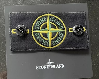 Stone Island Badge and 2 buttons Original! Taken from stone island clothing