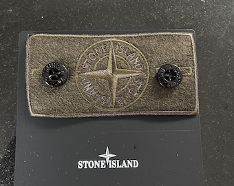 Stone Island Badge and 2 buttons Green Ghost! Taken from stone island clothing