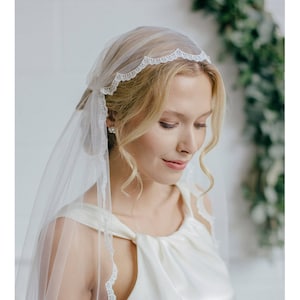 Juliet cap wedding veil with lace edge • Lace Juliet Cap Wedding Veil • Deco Wedding Veil Juliet Cap