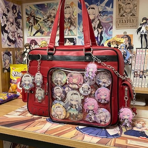 Röd stor fönsterväska, Anime Pin Display-väska, Oshi-påse, Axelväska, Pin Display-väska, Presenter för Animeälskare, Söt läderryggsäck i Ita