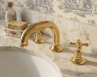 Solid Brass Widespread Bathroom Faucet, Vintage Cross Handle 3-Hole Sink Tap