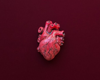 Corazón humano - Pin hecho a mano - Gore - Realista