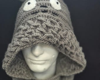Von Totoro inspirierter Kapuzenschal - Gehäkelter Waldgeist Scoodie - Handmade Amiguri