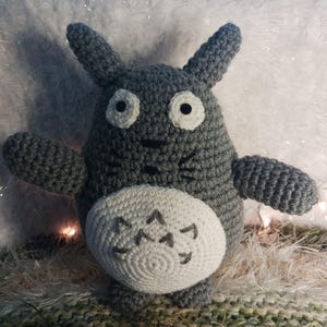 Handgjord Totoro Virkad Amigurumi Gosedjur - Studio Ghibli bild 3
