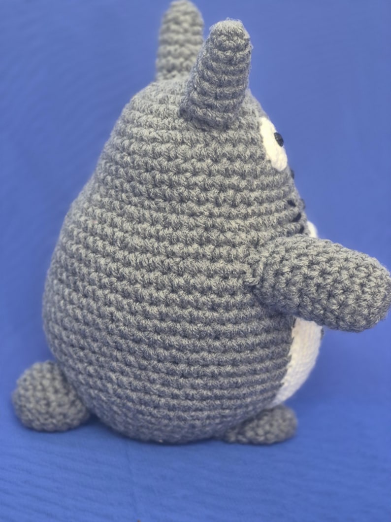 Handgjord Totoro Virkad Amigurumi Gosedjur - Studio Ghibli bild 2