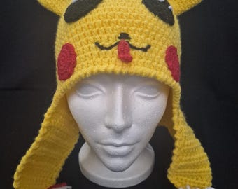 Handgemachte Pikachu inspirierte Häkelmütze mit Ohrenklappen – Pokemon Beanie Kuschelige Mütze
