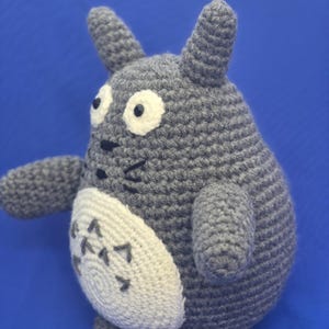 Handgjord Totoro Virkad Amigurumi Gosedjur - Studio Ghibli bild 5