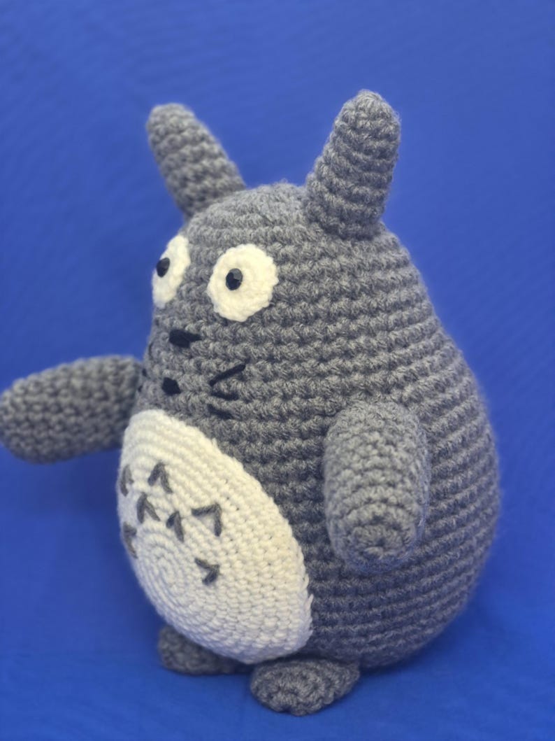 Handgjord Totoro Virkad Amigurumi Gosedjur - Studio Ghibli bild 5