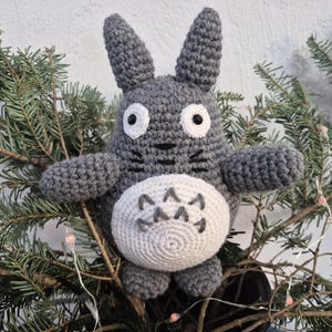 Handgjord Totoro Virkad Amigurumi Gosedjur - Studio Ghibli bild 6